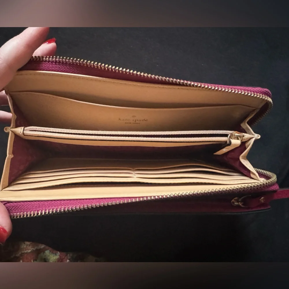 Kate Spade Grand Street Layton Dark Pink Wristlet/Wallet - Picture 2 of 5